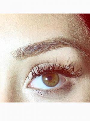 Eyelash extensions by Mariana Rotenberg in Oakland, CA 94605 on Frizo