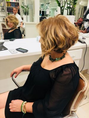 Women's haircut by Wasim Anwar in Van Nuys, CA 91401 on Frizo