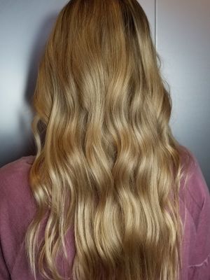 Hollywood waves by Hannah Hanbury at Lunatic Fringe Salon- Liberty in Hamilton, OH 45011 on Frizo