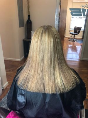 Brazilian blowout by Abeje Thurmon at Salon 215 Elite in Conyers, GA 30094 on Frizo