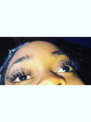 Eyelash extensions by Iesha Dennis in Baltimore, MD 21239 on Frizo