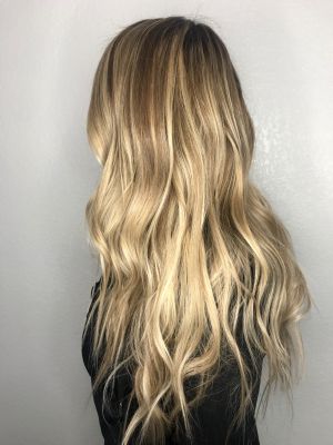 Balayage by Soraida Villagran in Las Vegas, NV 89108 on Frizo