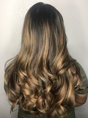 Balayage by Soraida Villagran in Las Vegas, NV 89108 on Frizo