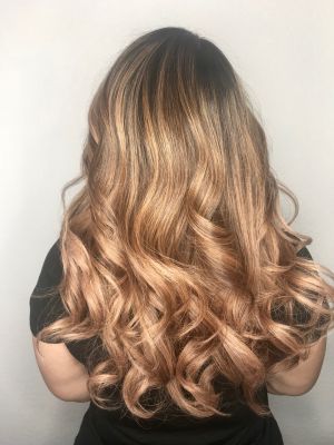 Balayage by Soraida Villagran in Las Vegas, NV 89108 on Frizo