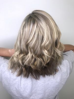 Highlights by Summer Rowan at The Color Bar in Gaffney, SC 29341 on Frizo