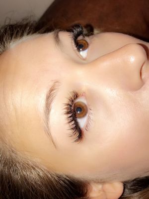 Eyelash extensions by Alana Kubiski at Chat Noir Salon in Providence, RI 02906 on Frizo