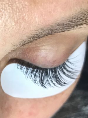 Eyelash extensions by Melissa Slone in Medford, NJ 08055 on Frizo