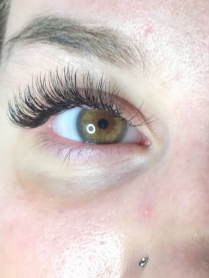 Eyelash extensions by Melissa Slone in Medford, NJ 08055 on Frizo