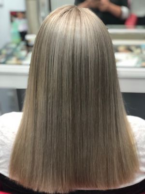 Highlights by Leyla Kapieva at Classy on Collins salon and spa in North Miami Beach, FL 33160 on Frizo