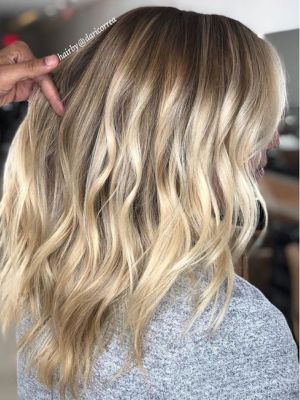 Balayage by Dari Correa in Miami Beach, FL 33154 on Frizo