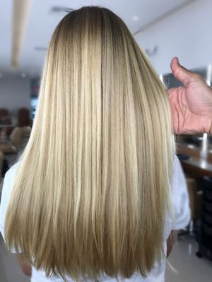 Balayage by Dari Correa in Miami Beach, FL 33154 on Frizo