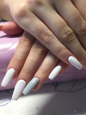Acrylic/gel/fill-ins by Geri Nail Tech at MedAesthetique in New York, NY 10023 on Frizo