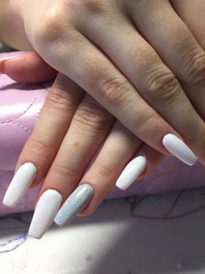 Acrylic/gel/fill-ins by Geri Nail Tech at MedAesthetique in New York, NY 10023 on Frizo