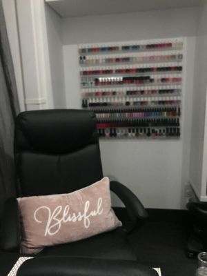 Special treatments for hands by Geri Nail Tech at MedAesthetique in New York, NY 10023 on Frizo