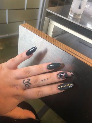 Nail art by Anwen Schultz in Cincinnati, OH 45215 on Frizo