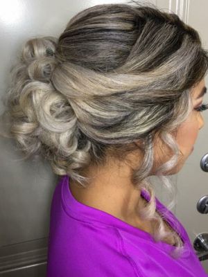 Bridal hair by Anabel James in Pearland, TX 77581 on Frizo