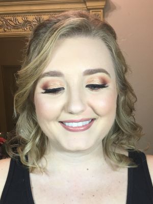 Bridal makeup by Anabel James in Pearland, TX 77581 on Frizo