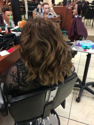 Women's haircut by Claudia Gonzalez in El Paso, TX 79936 on Frizo