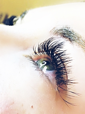 Eyelash extensions by Luna Reyes in Cape Coral, FL 33909 on Frizo