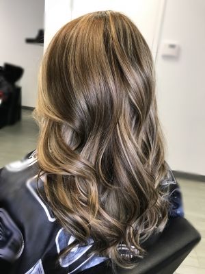 Highlights by Kenia Chacon at Balayage Hair Salon in El Paso, TX 79938 on Frizo