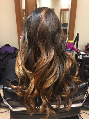 Balayage by Mariana Musarliyska at Bubbles in Woodbridge, VA 22192 on Frizo