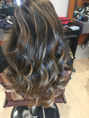 Balayage by Mariana Musarliyska at Bubbles in Woodbridge, VA 22192 on Frizo