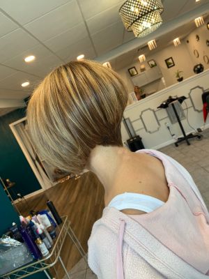 Women's haircut by Yulia Dunay at Studio at 108 in Langhorne, PA 19047 on Frizo