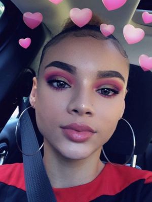 Day makeup by Amaree Hunter in Dunkirk, MD 20754 on Frizo