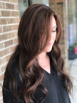 Highlights by Alexa Maldonado at Marsona Horan Salon in Fairfield, CT 06824 on Frizo