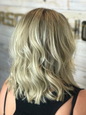 Highlights by Alexa Maldonado at Marsona Horan Salon in Fairfield, CT 06824 on Frizo