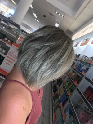 Highlights by Tami Forbis at The Apothecary Salon in Scottsdale, AZ 85260 on Frizo