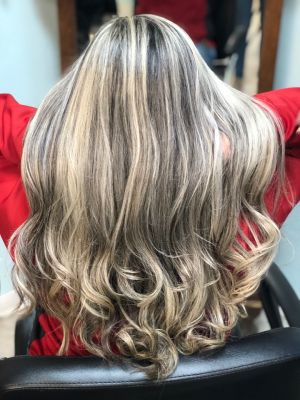 Highlights by Daisy Denova at Elle's unique Touch in Pasadena, TX 77502 on Frizo