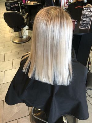 Highlights by Heather Lanese at Moxie Hair Design in Solon, OH 44139 on Frizo