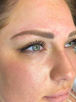 Permanent makeup eyebrows by Lisa Warren in Scottsdale, AZ 85260 on Frizo