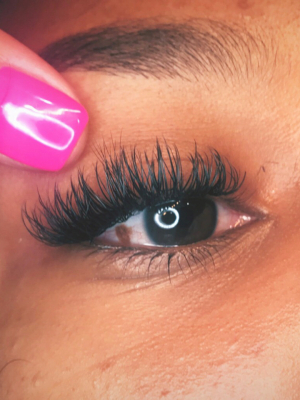 Eyelash extensions by Jasmine Simone in Ontario, CA 91764 on Frizo