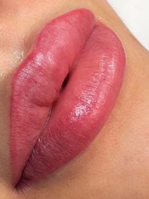 Permanent makeup lips by Maya Zarova at Eyes&BrowsStudio in Austin, TX 78746 on Frizo