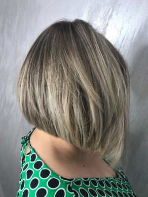 Haircut / blow dry by Yekaterina Averina in Brooklyn, NY 11235 on Frizo