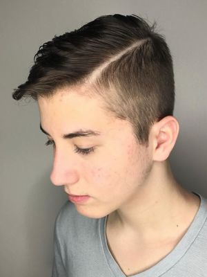 Men's haircut by Sam Smith at SamSmithStyle in Colorado Springs, CO 80911 on Frizo