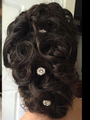 Bridal hair by Laisha Rivera in Brooklyn, NY 11207 on Frizo