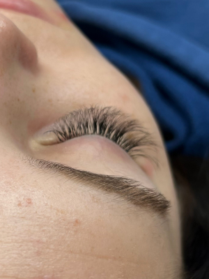 Eyelash extensions by Carlee Sing in Saint Augustine, FL 32084 on Frizo