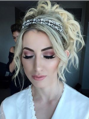 Bridal trial makeup by Jaida Kyi in New York, NY 10019 on Frizo