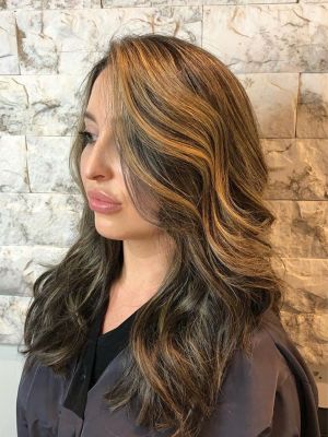 Highlights by Casie Morgan at Vu hair in New York, NY 10019 on Frizo