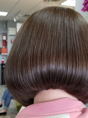 Women's haircut by Armen Bagdasarov in North Miami Beach, FL 33160 on Frizo