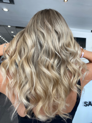 AirTouch® by Anna Veselova at Shai salon internation in North Miami Beach, FL 33160 on Frizo
