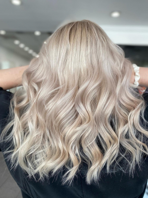 Double process by Anna Veselova at Shai salon internation in North Miami Beach, FL 33160 on Frizo