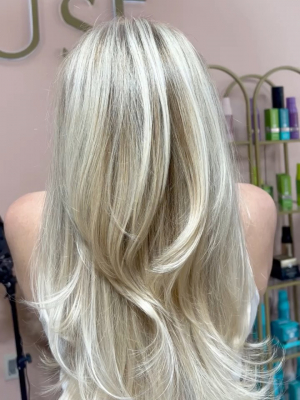 AirTouch® by Sevda Kulieva at Best beauty salon in Miami, FL 33180 on Frizo