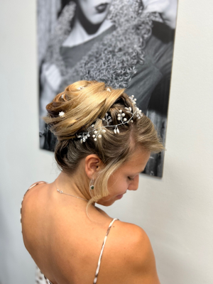 Bridal hair by Sevda Kulieva at Best beauty salon in Miami, FL 33180 on Frizo