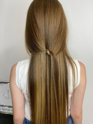 Women's haircut by stephany Speer in Grapevine, TX 76051 on Frizo