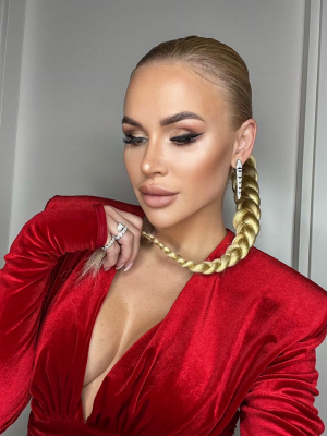 Evening makeup by Julia Suvorova at Frizo Salon by U-Mode in Brooklyn, NY 11235 on Frizo