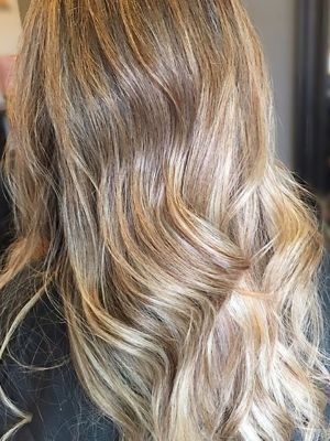 Highlights by Tricia Riggio at Pure Elements Salon in Peoria, AZ 85382 on Frizo